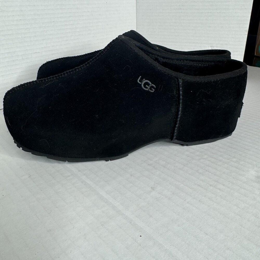 UGG Clogs - Picture 2 of 9